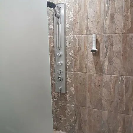 поликсения петиня بيت ضيافة تريفنا