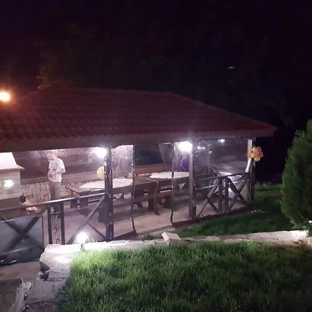 поликсения петиня بيت ضيافة