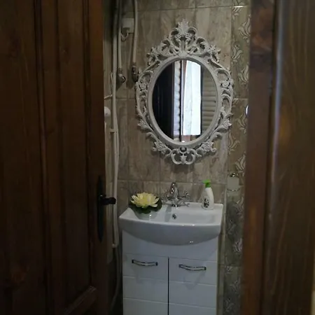 поликсения петиня * تريفنا