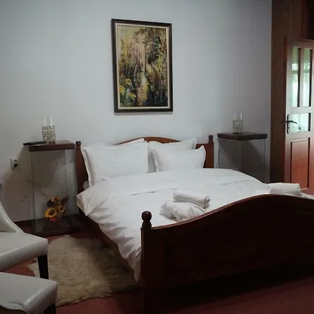 поликсения петиня تريفنا