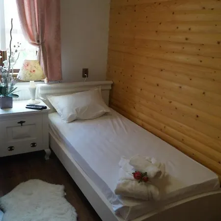 поликсения петиня بيت ضيافة